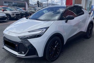 Toyota C-HR GR Sport 2.0 Hybrid Dynamic Force Plug-in