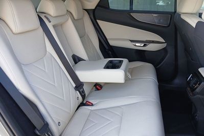 Lexus NX 450h+ Omotenashi AWD