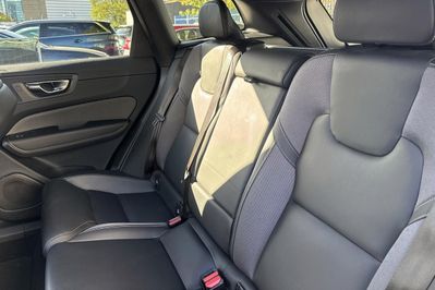 Volvo XC60 B5 B AWD Plus Dark