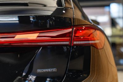 Audi A5 e-Hybrid quattro S line Avant