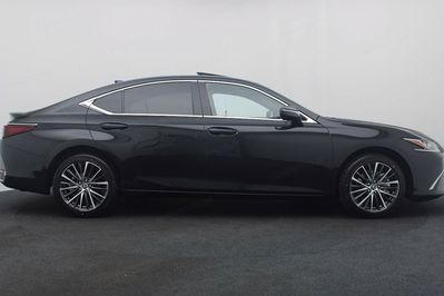 Lexus ES 300h Business Edition 2.5 E-CVT