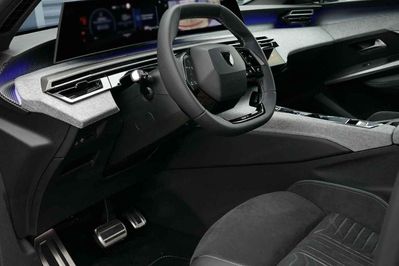 Peugeot 3008 GT Exclusive e-DCS6 1.2 mHEV
