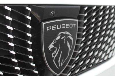 Peugeot 5008 GT Exclusive e-DCS7 Plug-in HYBRID 1.6 PHEV