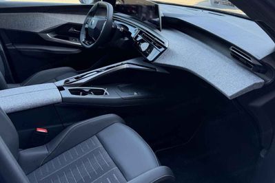 Peugeot 5008 GT 1.2 mHEV e-DCS6