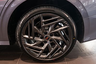 Hongqi H6 2.0T Deluxe DSG