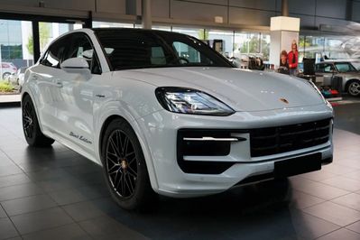 Porsche Cayenne Coupe E-Hybrid Black Edition