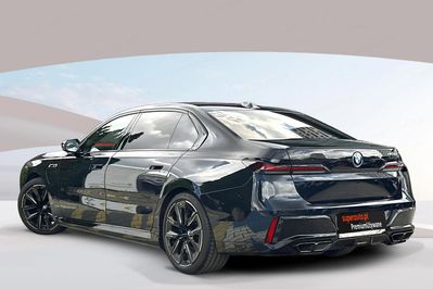 BMW Seria 7 M760e PHEV xDrive Individual Edition sport-aut