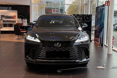 Lexus RX 450h+ Omotenashi 2.5 Hybrid Plug-in