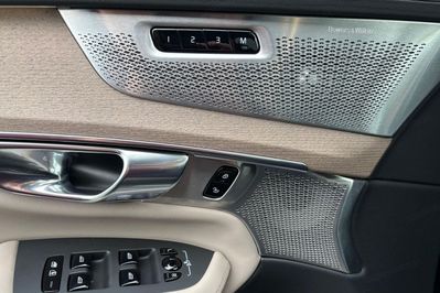 Volvo XC90 T8 AWD Plug-In Hybrid Plus Dark 7os