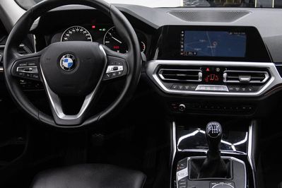BMW Seria 3 318d Sport Line
