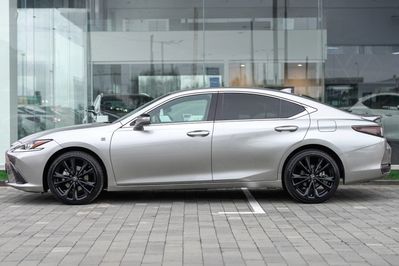 Lexus ES 300h F Sport Design 2.5 Hybrid