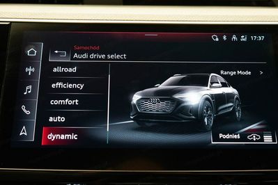 Audi Q8 SQ8 e-tron quattro