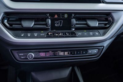 BMW Seria 1 118i Advantage