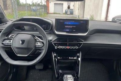 Peugeot 2008 PureTech Allure S&S EAT8
