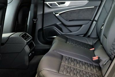 Audi A6 RS6 TFSI quattro Performance Avant