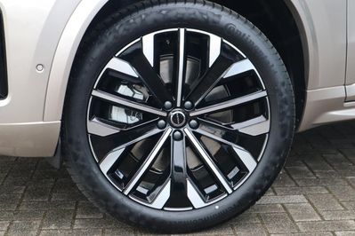 Volvo XC90 T8 AWD Plug-In Hybrid Ultra Dark 7os