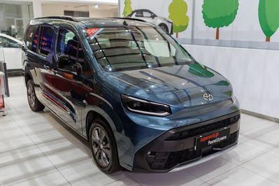 Toyota Proace City Verso Long L2H1 Family 7os AT