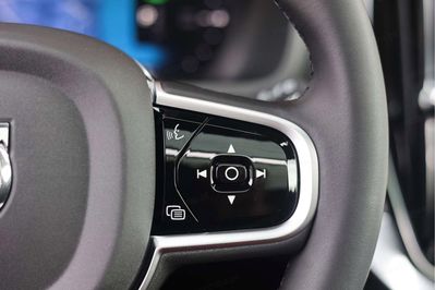 Volvo XC90 B5 AWD Ultra Black Edition