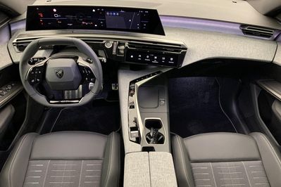 Peugeot 3008 GT 1.2 mHEV e-DCS6