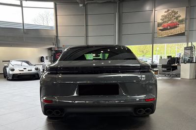 Porsche Panamera 4
