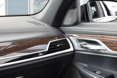 BMW Seria 7 750d xDrive M Sport