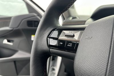 DS DS3 Crossback Performance Line 1.2 Hybrid DCT