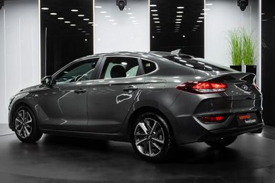Hyundai i30 Fastback 1.5 T-GDI 48V Smart DCT