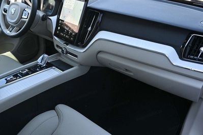 Volvo XC60 B5 AWD Plus Bright