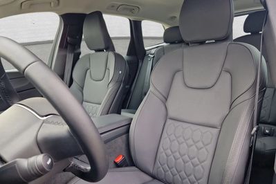 Volvo XC60 B5 B AWD Plus Dark