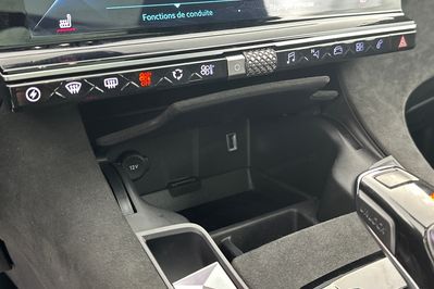 DS DS 7 Performance Line+ 1.6 E-Tense PHEV EAT