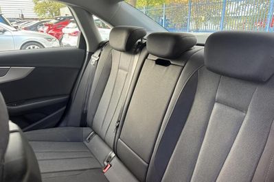 Audi A4 35 TFSI Advanced