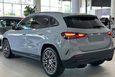 Mercedes GLA 220  4-Matic AMG Line