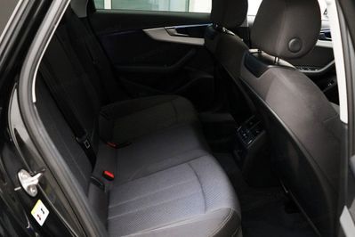 Audi A4 35 TFSI S Line