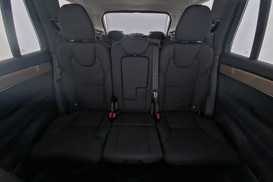 Volvo XC90 T8 AWD Plug-In Hybrid Plus Dark