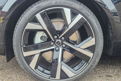 Volvo XC60 T6 Plug-In Hybrid AWD Ultra Dark