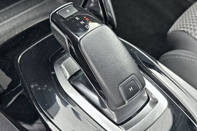 Peugeot 2008 GT 1.2 PureTech EAT8