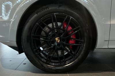 Porsche Cayenne Coupe S E-Hybrid Black Edition