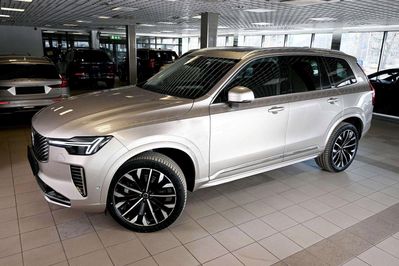 Volvo XC90 B5 AWD Ultra Bright