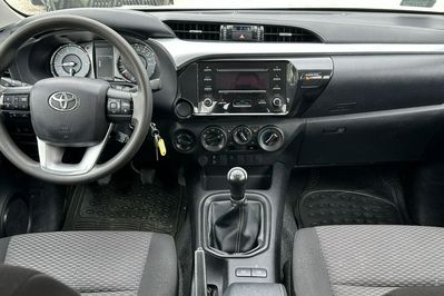 Toyota HiLux Double Cab DLX 4x4