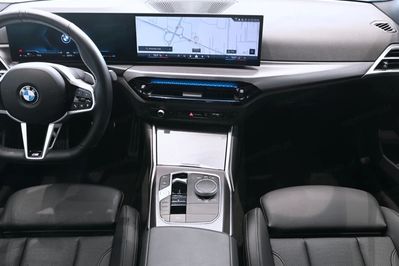 BMW Seria 3 318i M Sport