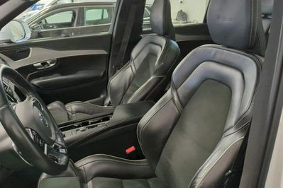 Volvo XC90 T8 AWD Plug-In Hybrid R-Design 7os