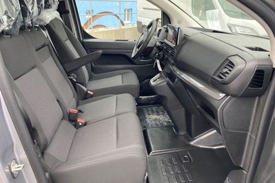 Peugeot Expert XL L2H1 EAT8