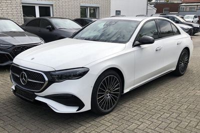 Mercedes Klasa E 200  4-Matic AMG