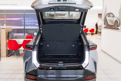 Lexus RZ 450e Omotenashi DIRECT4