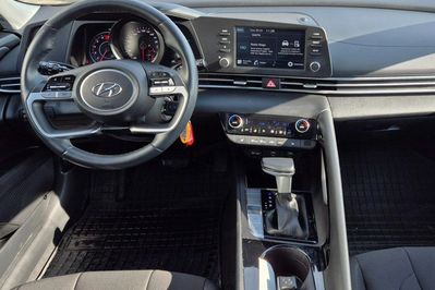 Hyundai Elantra 1.6 Smart DCT