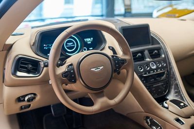 Aston Martin DB11 V8