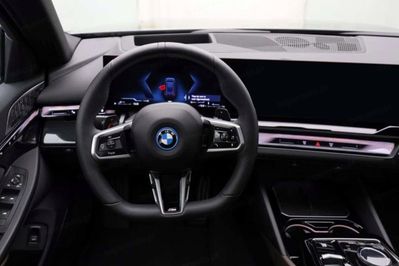 BMW Seria 5 Touring 550e xDrive M Sport