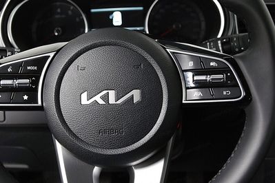 Kia Ceed 1.5 T-GDI Tribute DCT