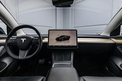 Tesla Model 3 3 Long Range AWD