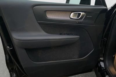 Volvo XC40 B3 B Plus Dark